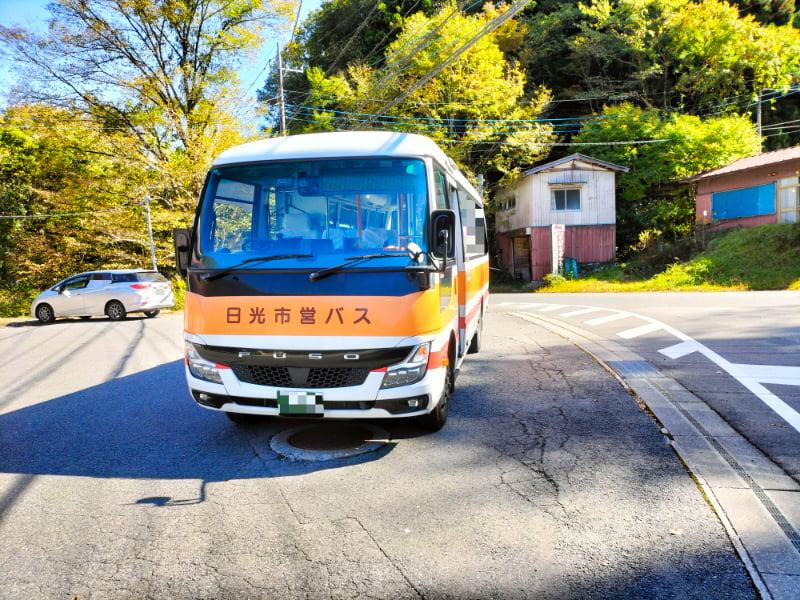 日光市営バス(栗山ふるさと物産センター付近にて撮影)